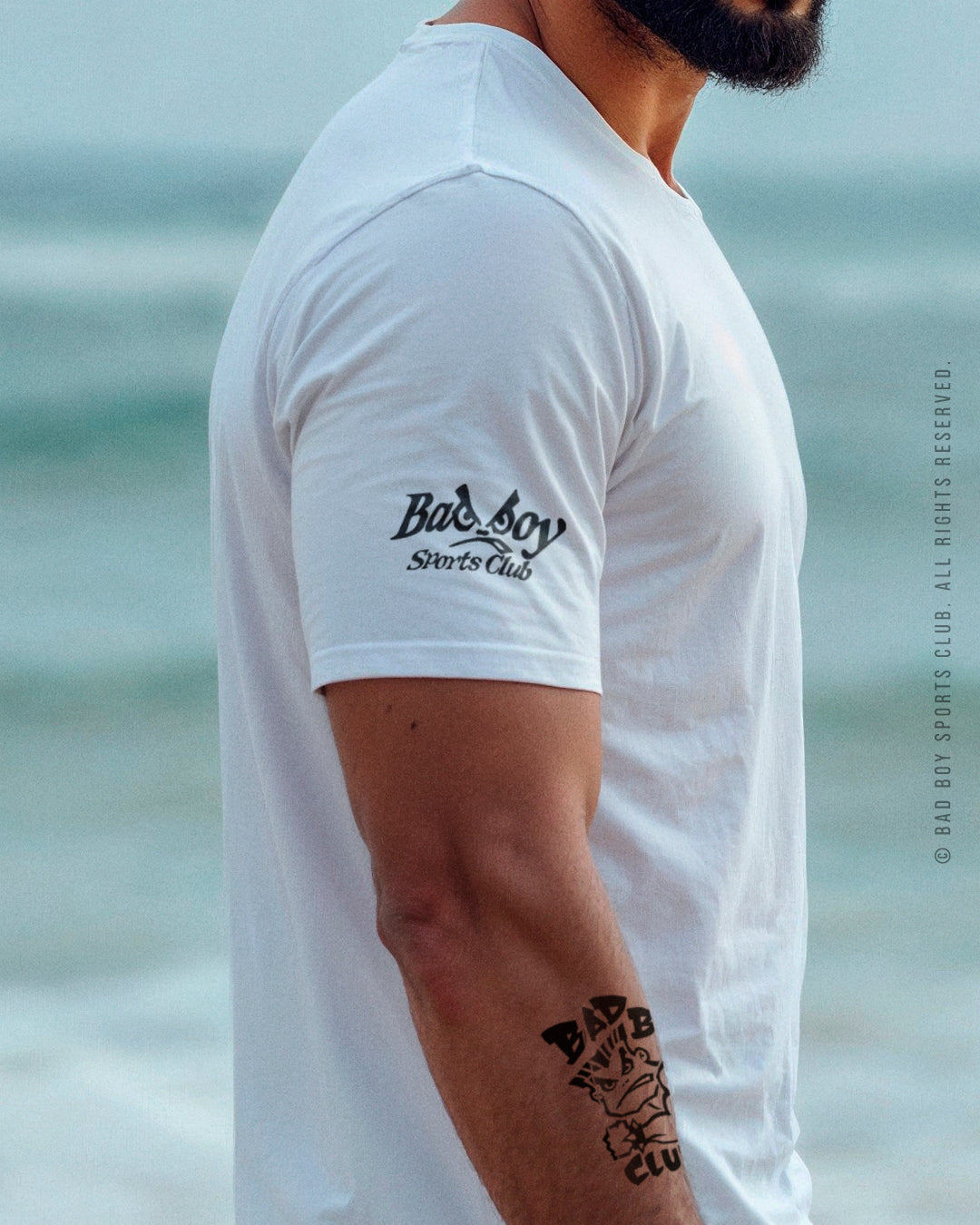 Camiseta "A Vida Acontece Aqui Fora"