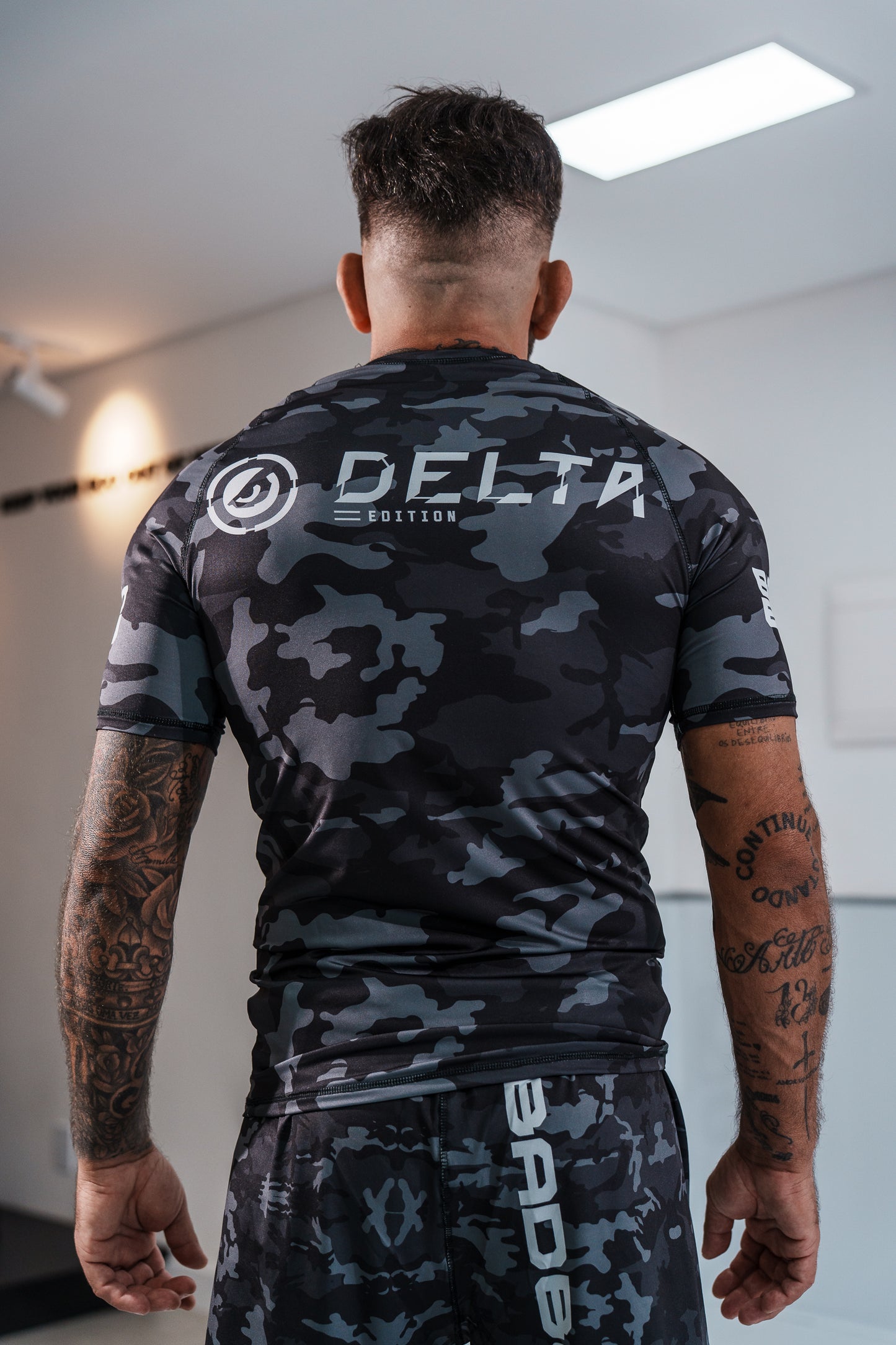 RashGuard No-Gi Combate Tático – BADBOY Delta Edition