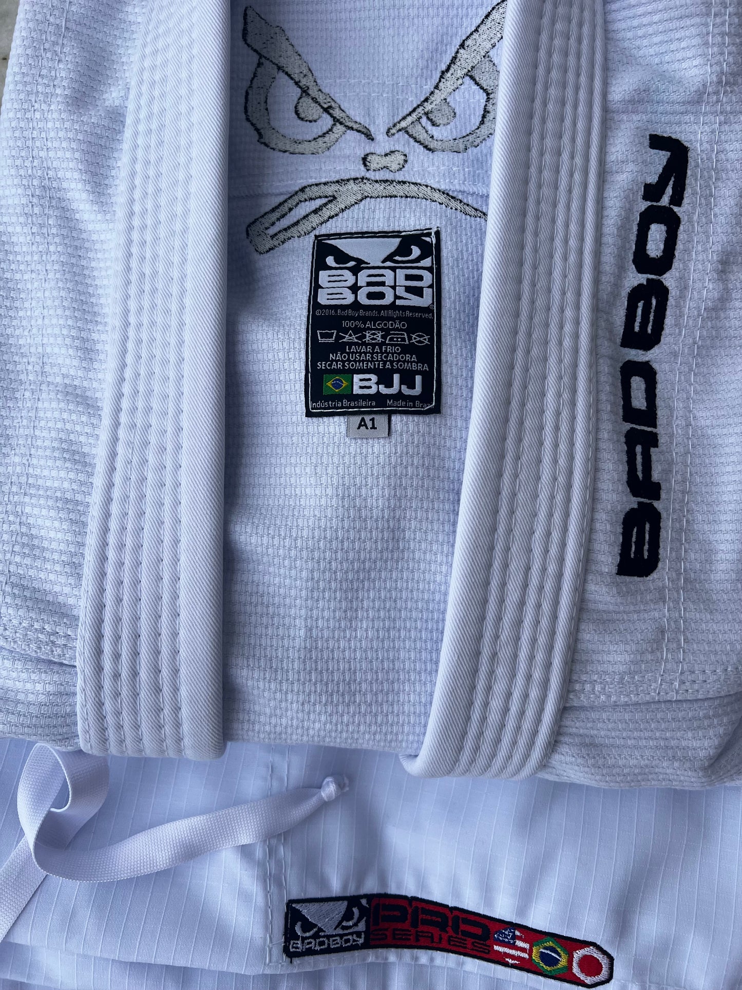 Kimono Bad Boy Pro Series Branco