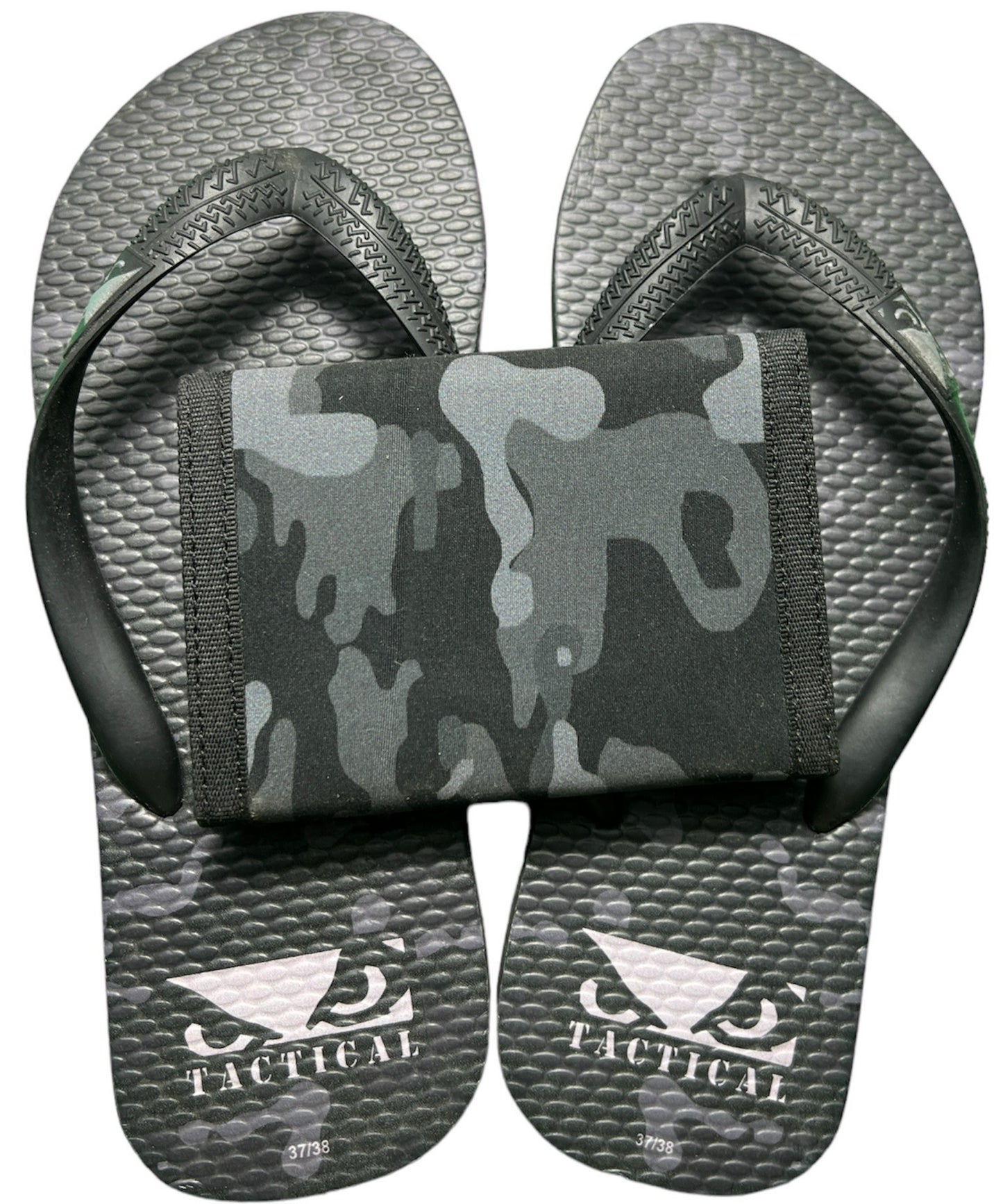 Kit Chinelo e Carteira Tactical Alpha Camo Black