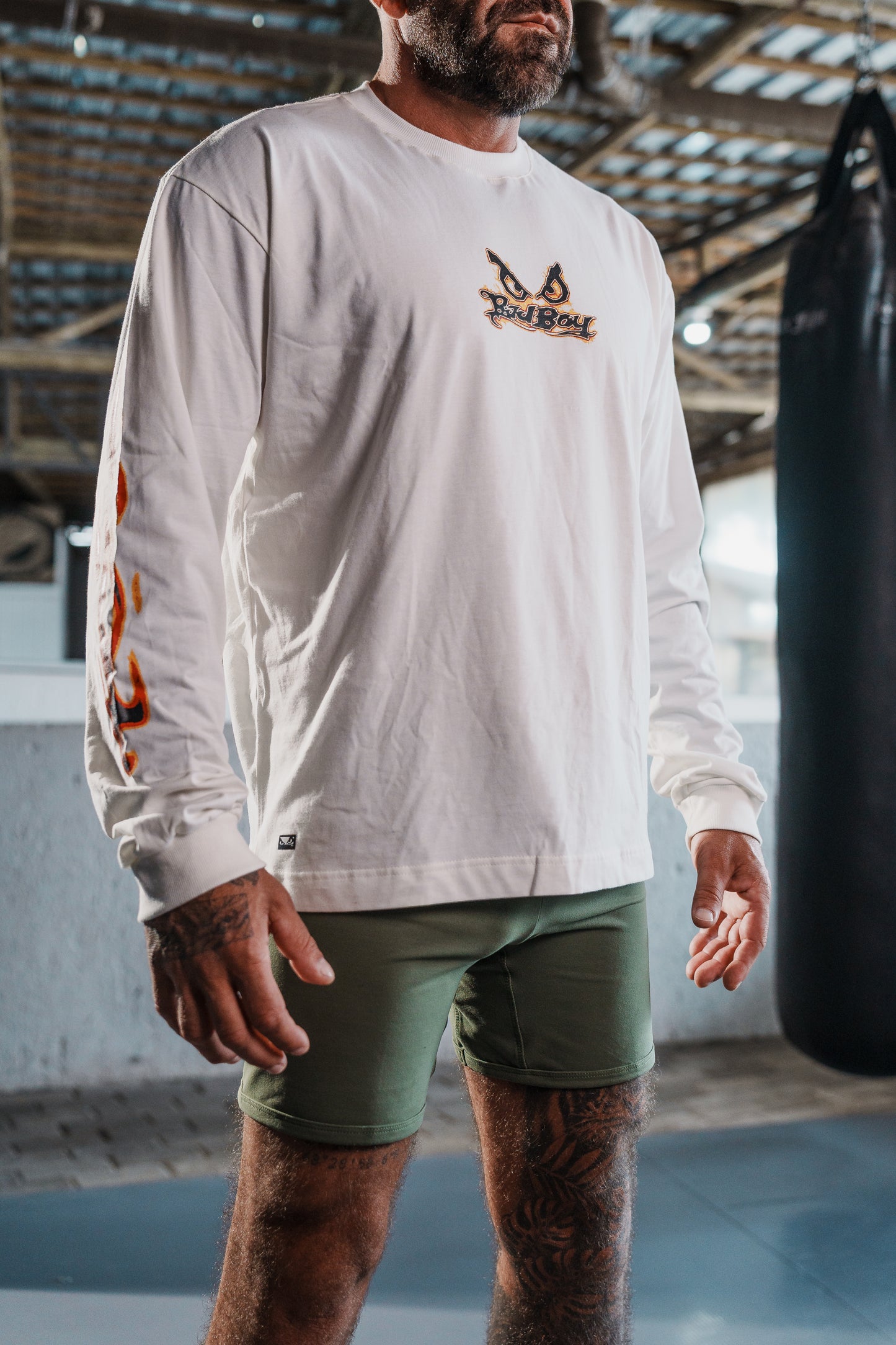 Camiseta Oversized Manga Longa Bad Boy - BUILT TO LAST