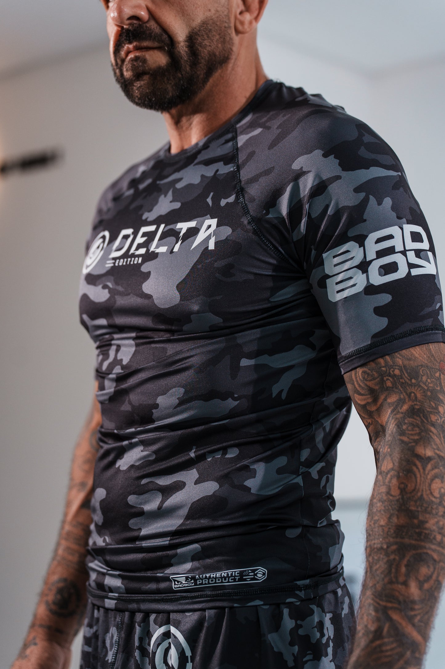 RashGuard No-Gi Combate Tático – BADBOY Delta Edition