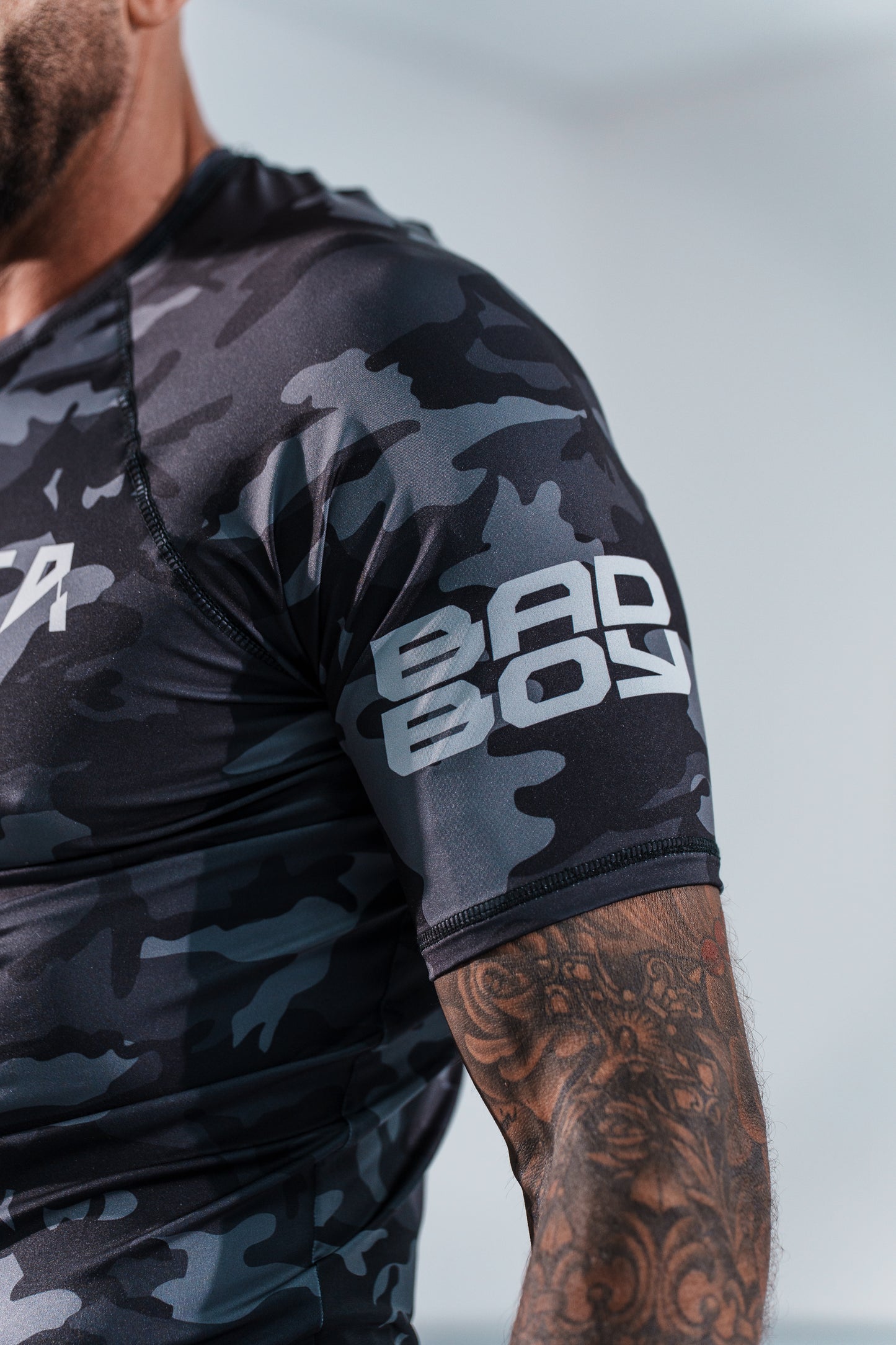 RashGuard No-Gi Combate Tático – BADBOY Delta Edition