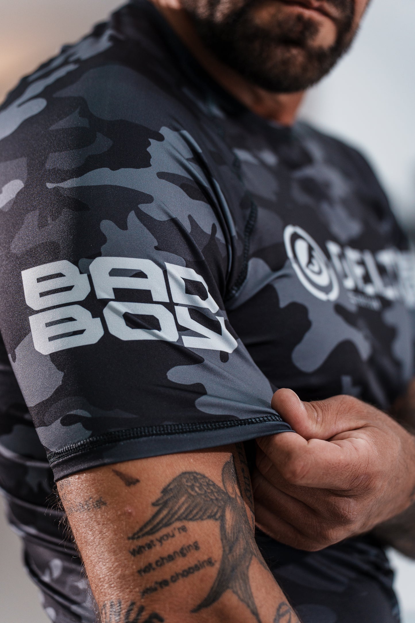 RashGuard No-Gi Combate Tático – BADBOY Delta Edition